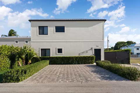 4 Orange Dr, Key Largo, FL 33037