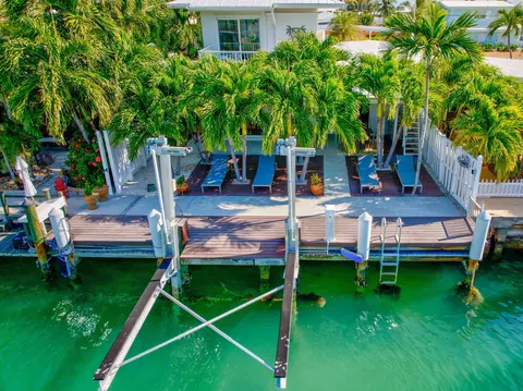 491 10th St #KEY colony, Key Colony Beach, FL 33051
