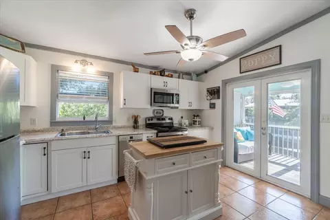 29154 Cedar Dr, Big Pine Key, FL 33043 photo 8