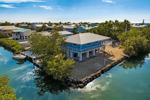 27317 Cayman Ln, Ramrod Key, FL 33042