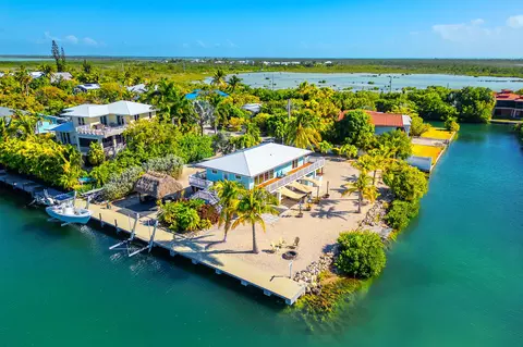 17023 Allamanda West Dr, Sugarloaf Key, FL 33042