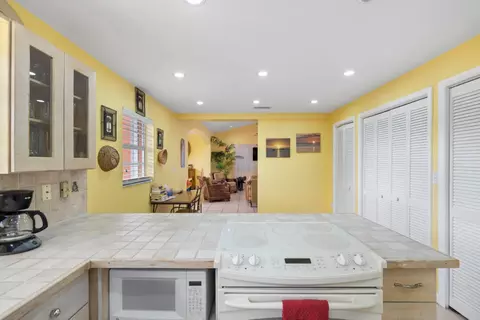 Kitchen - 23 S Exuma Rd, Key Largo, FL 33037 photo 4 of 4