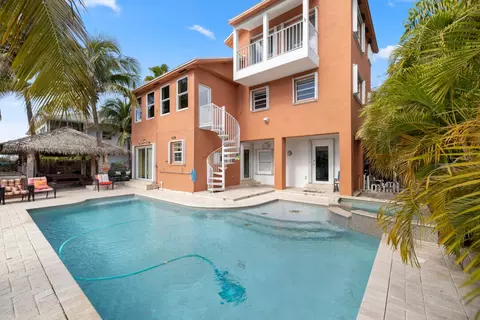 Exterior - 23 S Exuma Rd, Key Largo, FL 33037 photo 2 of 3