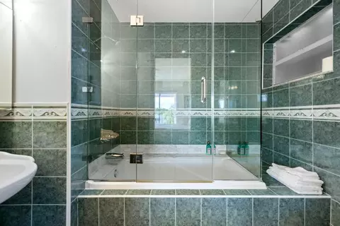 Bath - 23 S Exuma Rd, Key Largo, FL 33037 photo 2 of 2