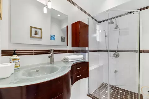 Bath - 23 S Exuma Rd, Key Largo, FL 33037 photo 1 of 2