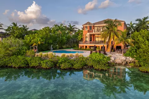 30 Cannon Royal Dr, Key West, FL 33040