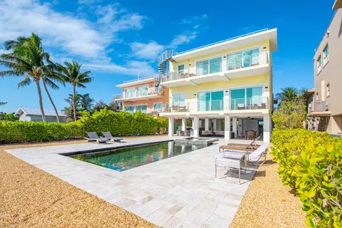 2010 Sombrero Beach Rd, Marathon, FL 33050