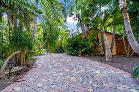 9 Bass Ave, Key Largo, FL 33037