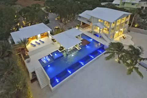 30 Ocean Front Dr, Key Largo, FL 33037