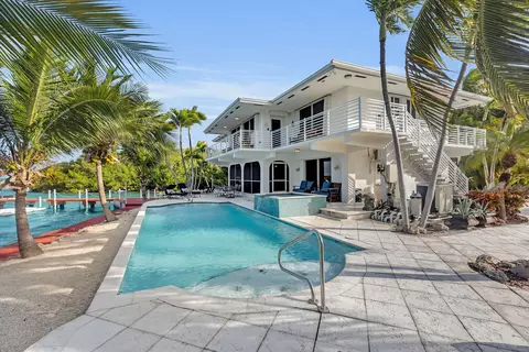 830 50th Ct, Marathon, FL 33050