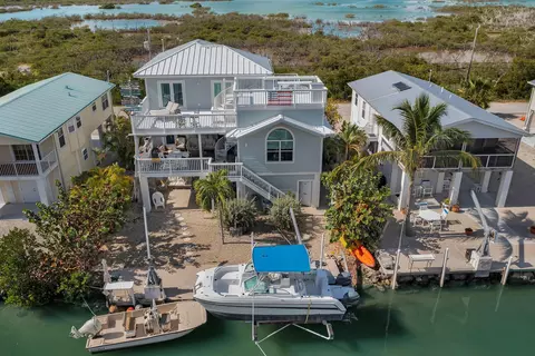 903 Indies Rd, Ramrod Key, FL 33042