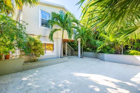 350 Cocoanut Ave, Marathon, FL 33050 photo 3