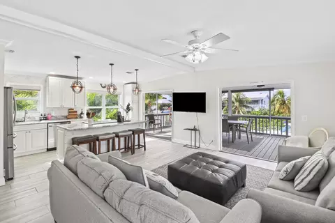 17 Emerald Dr, Key West, FL 33040