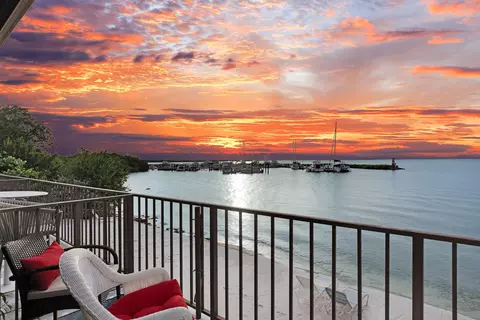 87200 Overseas Hwy #J4, Islamorada, FL 33036
