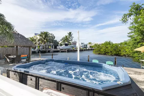 8188 Aviation Blvd, Marathon, FL 33050