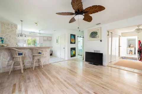 132 E Shore Dr, Key Largo, FL 33037 photo 9
