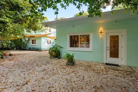 247 Bay Dr, Key Largo, FL 33037