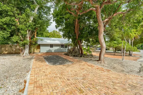 273 Hibiscus St, Tavernier, FL 33070