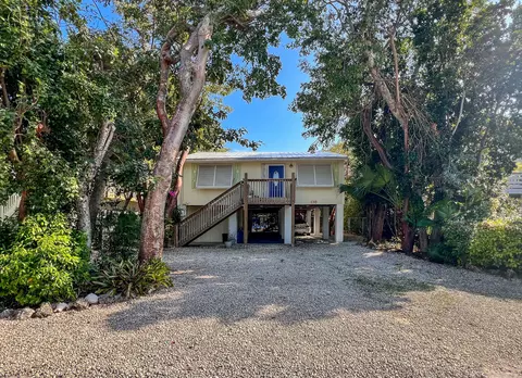 130 Ocean View Dr, Tavernier, FL 33070