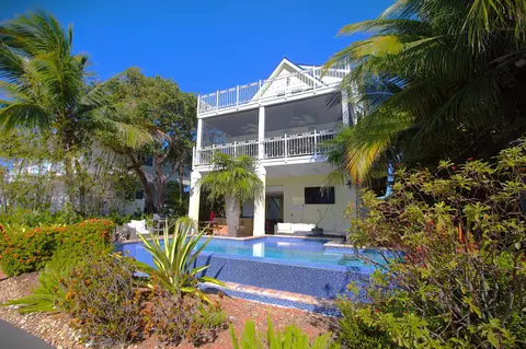 324 Woods Ave, Tavernier, FL 33070