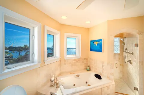 Bath - 29433 Enterprise Ave, Big Pine Key, FL 33043 photo 5 of 6