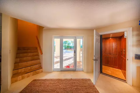 Entry Way - 29433 Enterprise Ave, Big Pine Key, FL 33043 photo 1 of 5