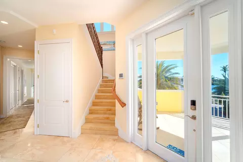 Entry Way - 29433 Enterprise Ave, Big Pine Key, FL 33043 photo 2 of 5