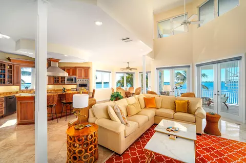 Living - 29433 Enterprise Ave, Big Pine Key, FL 33043 photo 2 of 7