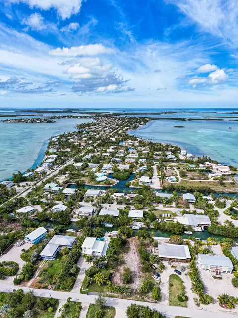 17295 Keystone Rd, Sugarloaf Key, FL 33042