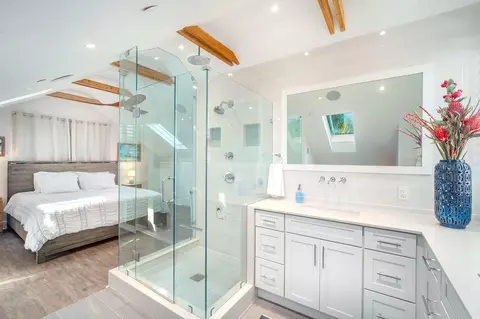 Bath - 1114 Packer St, Key West, FL 33040 photo 3 of 8