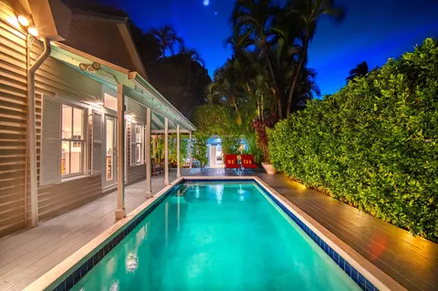 Exterior - 1114 Packer St, Key West, FL 33040 photo 5 of 31