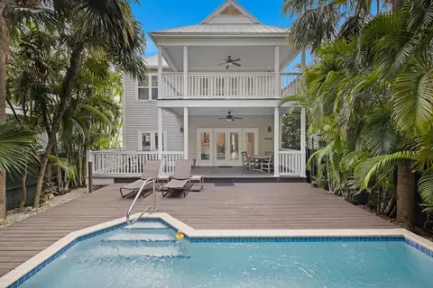 7207 Simran Ln #HAWKS CAY RESORT, Duck Key, FL 33050