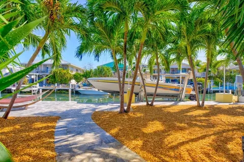 2000 Dolphin Dr, Marathon, FL 33050 photo 30