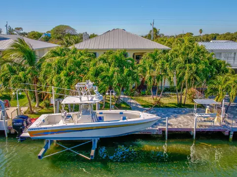 2000 Dolphin Dr, Marathon, FL 33050
