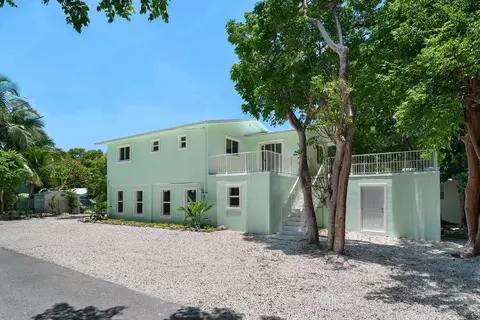 111 Hibiscus Dr, Key Largo, FL 33037