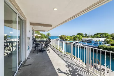 2944 Dolphin Dr, Marathon, FL 33050 photo 4