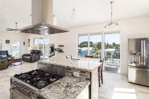 2944 Dolphin Dr, Marathon, FL 33050 photo 17