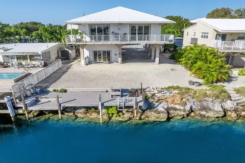 2944 Dolphin Dr, Marathon, FL 33050