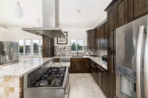 2944 Dolphin Dr, Marathon, FL 33050 photo 3