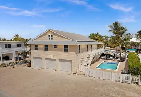28 Center Ln, Key Largo, FL 33037