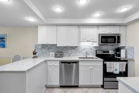 201 E Ocean Dr #106, Key Colony Beach, FL 33051 photo 9