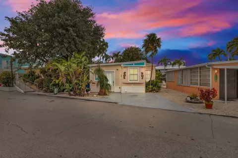 701 Spanish Main Dr #28, Cudjoe Key, FL 33042