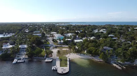 62 SE Marlin Ave, Key Largo, FL 33037