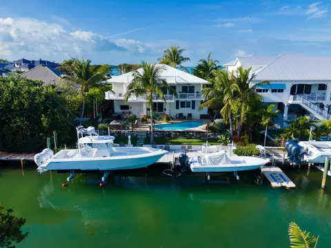 178 Indian Mound Trl, Plantation Key, FL 33036