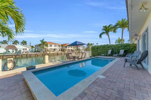 298 Sadowski Cswy, Key Colony, FL 33051