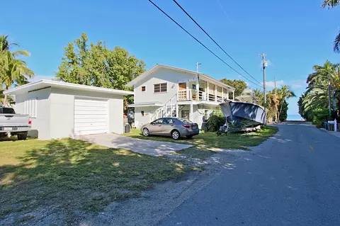 203 Tarpon St, Tavernier, FL 33070