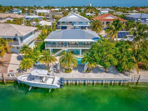521 11th St, Key Colony, FL 33051