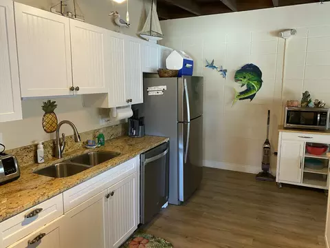 591 9th St #KEY colony, Key Colony Beach, FL 33051 photo 2