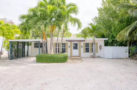 917 Lobster Ln, Key Largo, FL 33037
