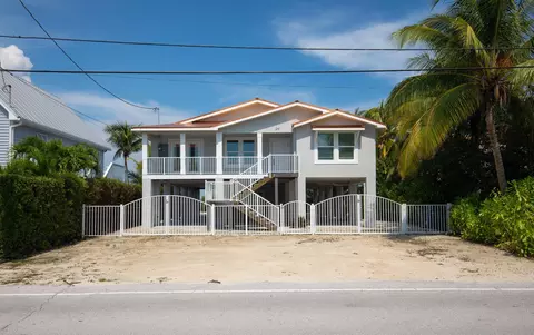 241 W Indies Dr, Ramrod Key, FL 33042